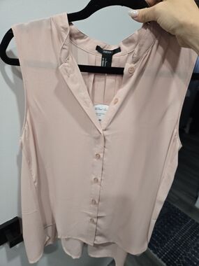 Forever 21 Light Blush Sleeveless Button-Front Blouse